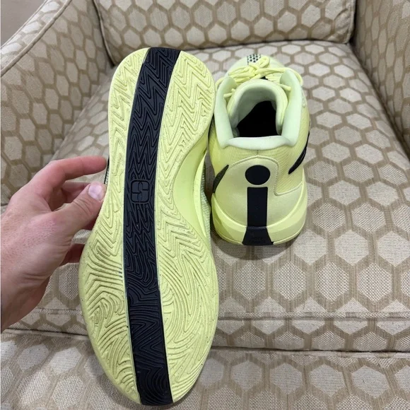 Nike Sabrina 1 size 18 men 19.5 women new - Picture 5 of 5